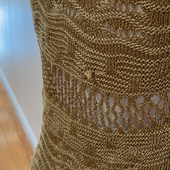 Elegant Gold Sleeveless Dress - Picture 8 of 8